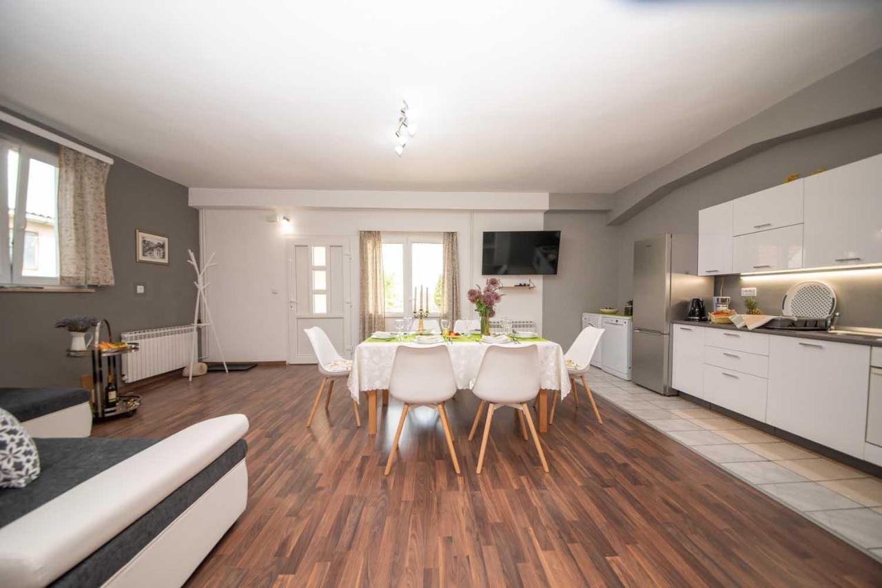Apartman Mjeda Kastav Exteriör bild