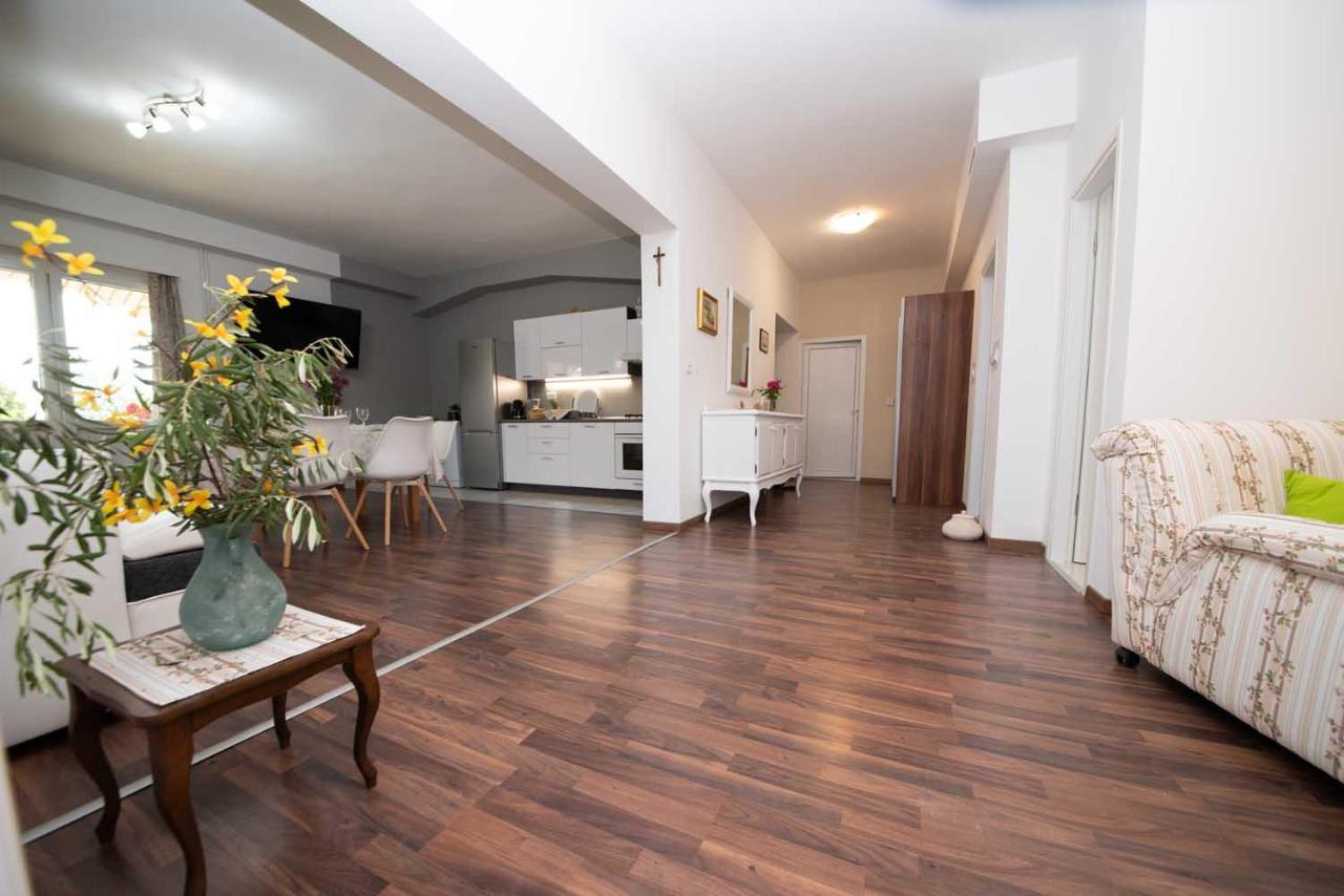 Apartman Mjeda Kastav Exteriör bild